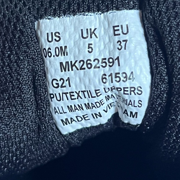 Brand new Merrell boys shoes - Picture 6 of 7